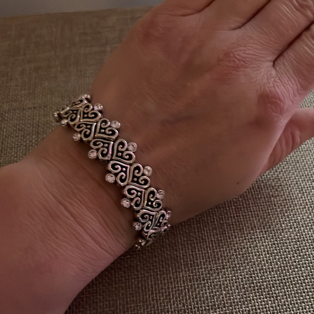 Heart Stretch Bracelet - Picture 3 of 10